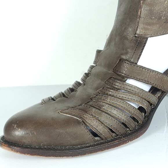 FREEBIRD BY STEVEN Women's US 9M Brown Leather Distressed Cut Out Booties Boots - Picture 16 of 16